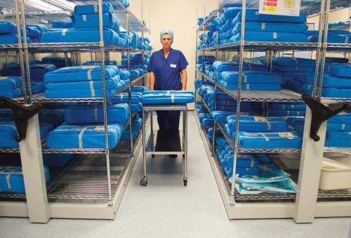 trackless mobile shelving in hospital store