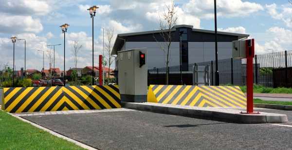Hydraulic road block barriers UK